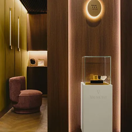 Blow Up Hall Готель Познань