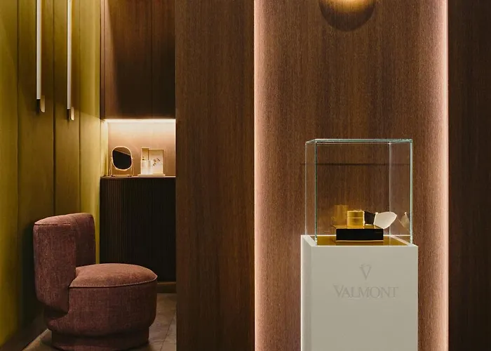 Blow Up Hall מלון פוזנן