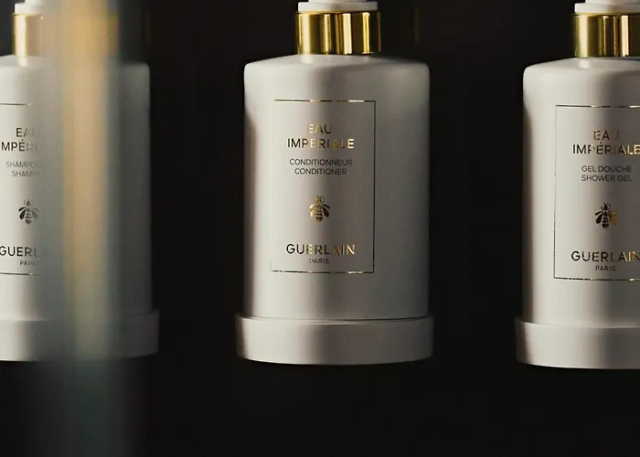 מלון Blow Up Hall