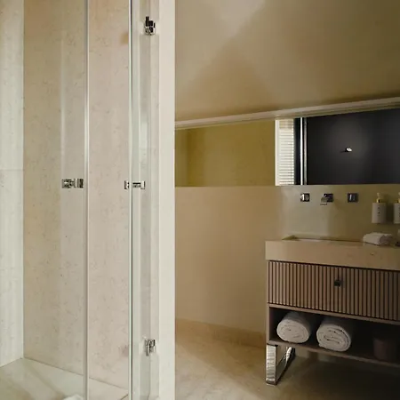 Blow Up Hall Hotel 5*