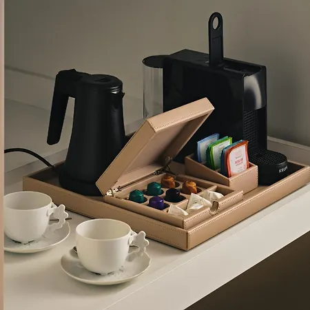 Ξενοδοχείο Blow Up Hall 5*