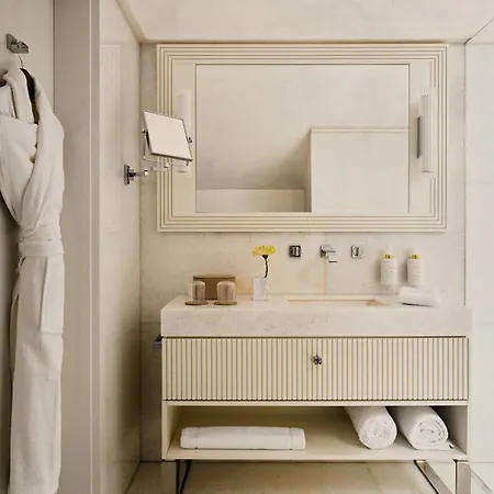 Blow Up Hall Ξενοδοχείο 5*