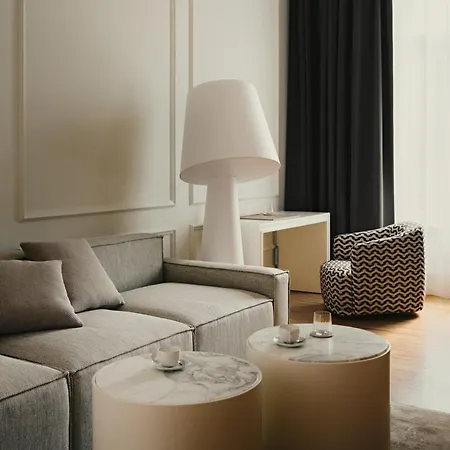 Ξενοδοχείο Blow Up Hall 5*