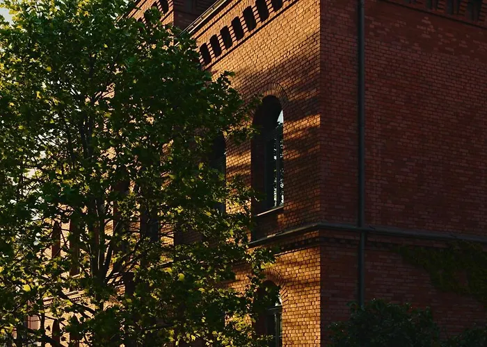 Blow Up Hall 5* Познань