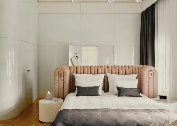 Blow Up Hall 5* Познань